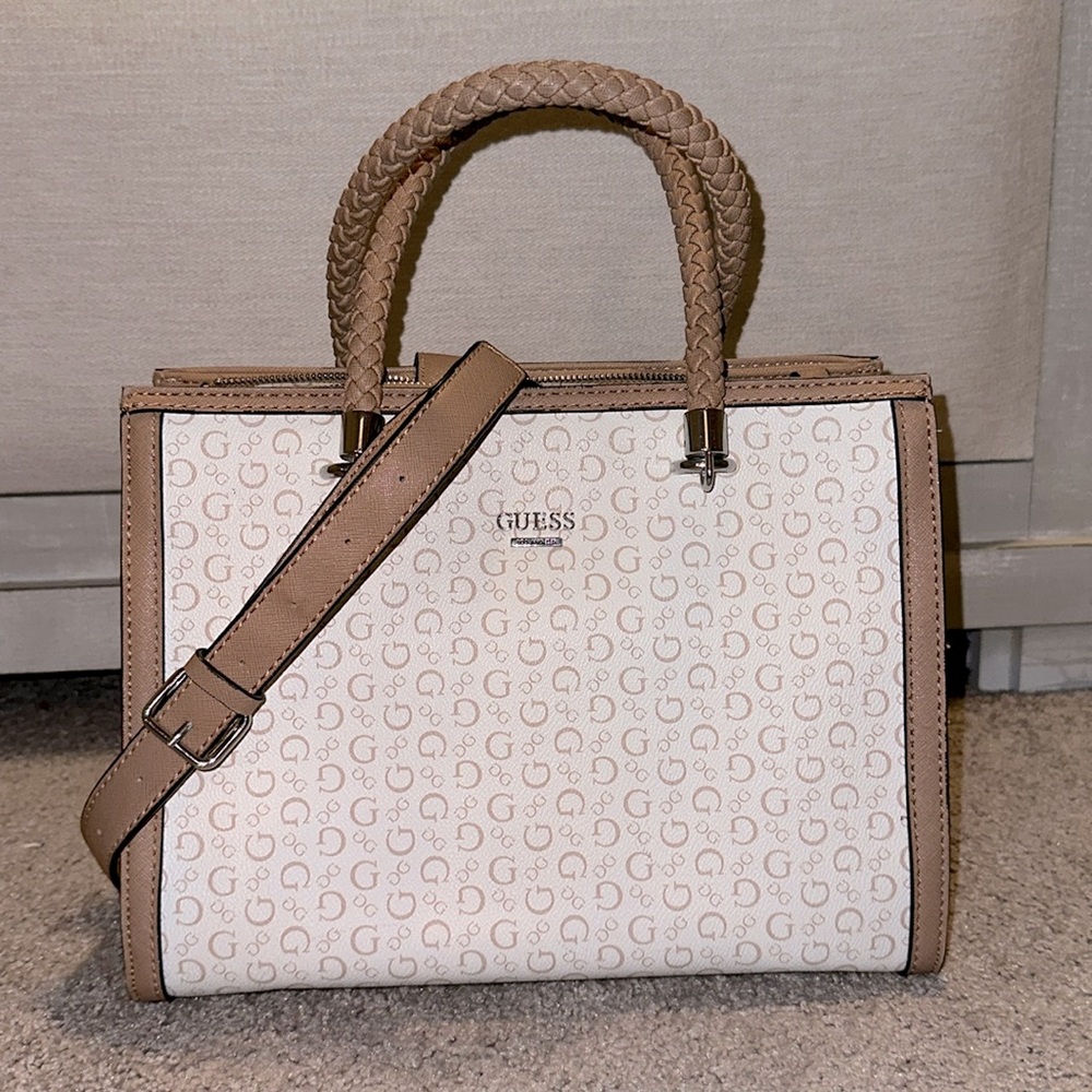Guess medium size hand bag